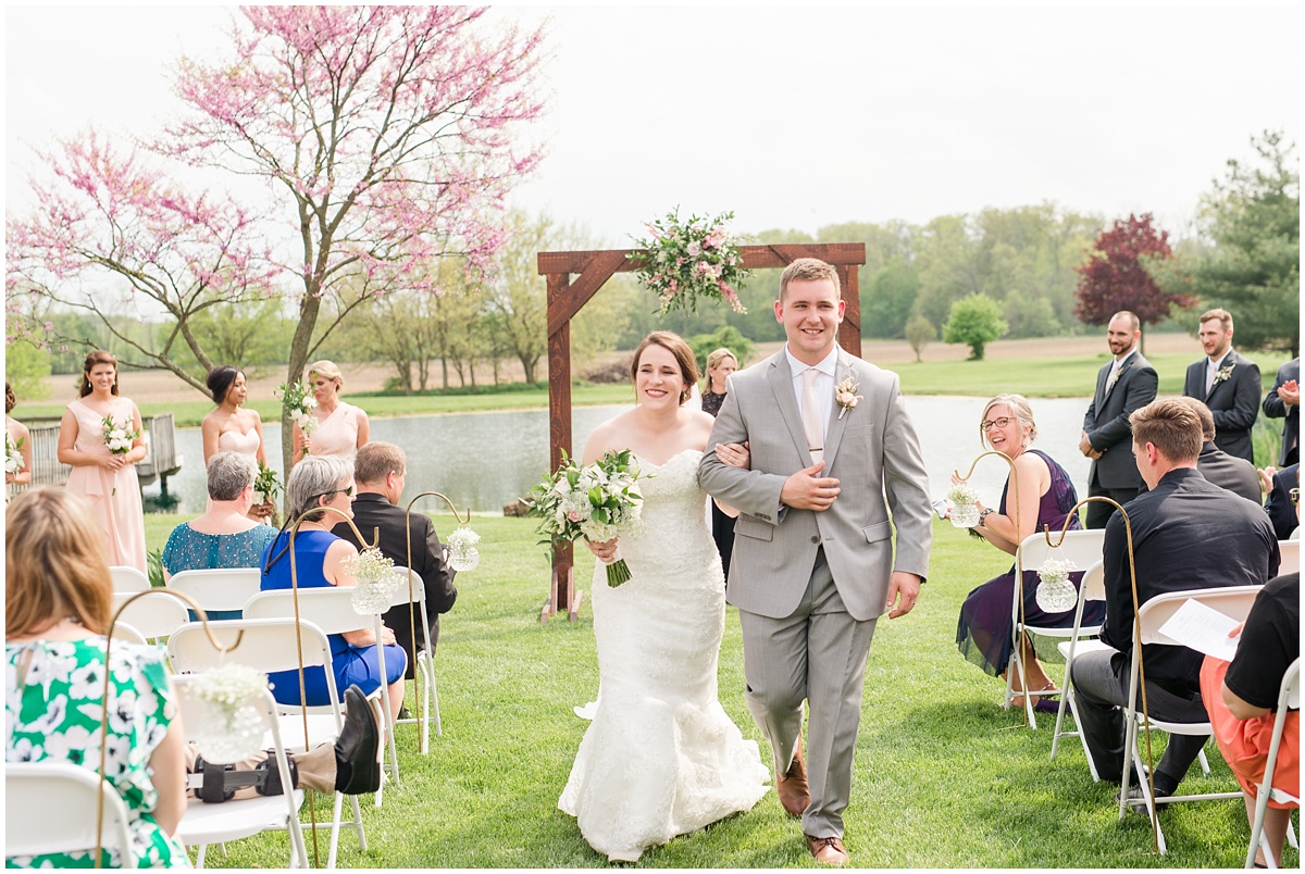 Simple Blush Barn Wedding at Crago Farms Columbus Ohio by Rachael Leigh Photography