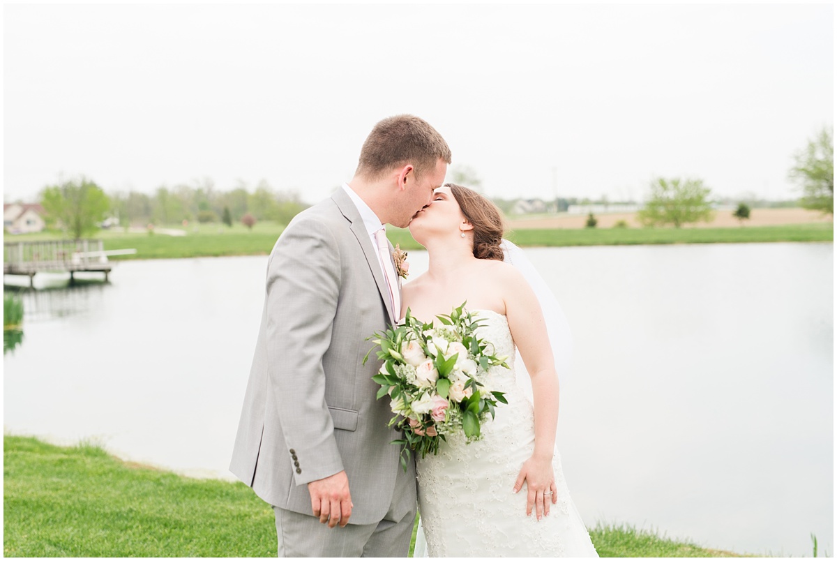 Simple Blush Barn Wedding at Crago Farms Columbus Ohio by Rachael Leigh Photography