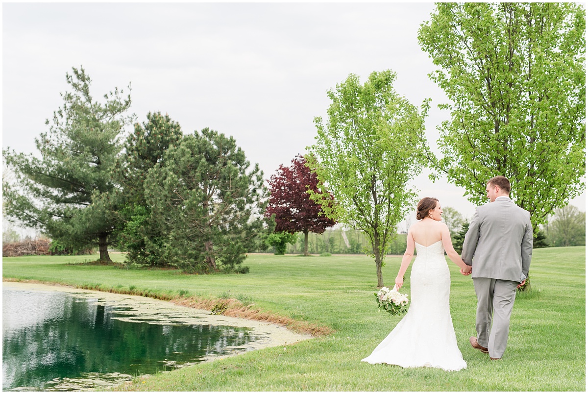 Simple Blush Barn Wedding at Crago Farms Columbus Ohio by Rachael Leigh Photography