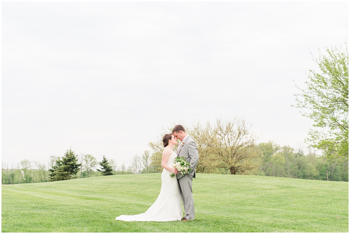 Simple Blush Barn Wedding at Crago Farms Columbus Ohio by Rachael Leigh Photography