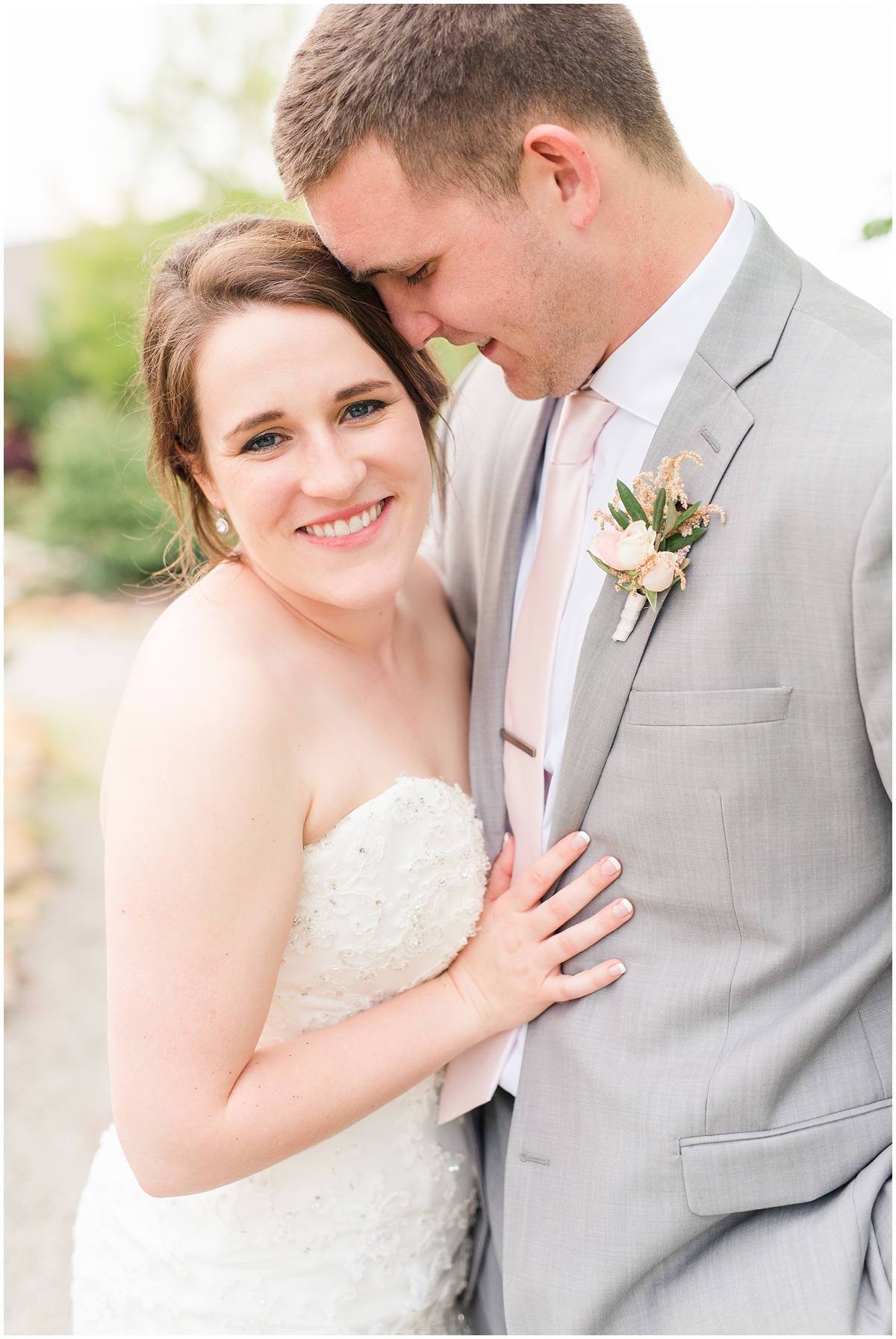 Simple Blush Barn Wedding at Crago Farms Columbus Ohio by Rachael Leigh Photography