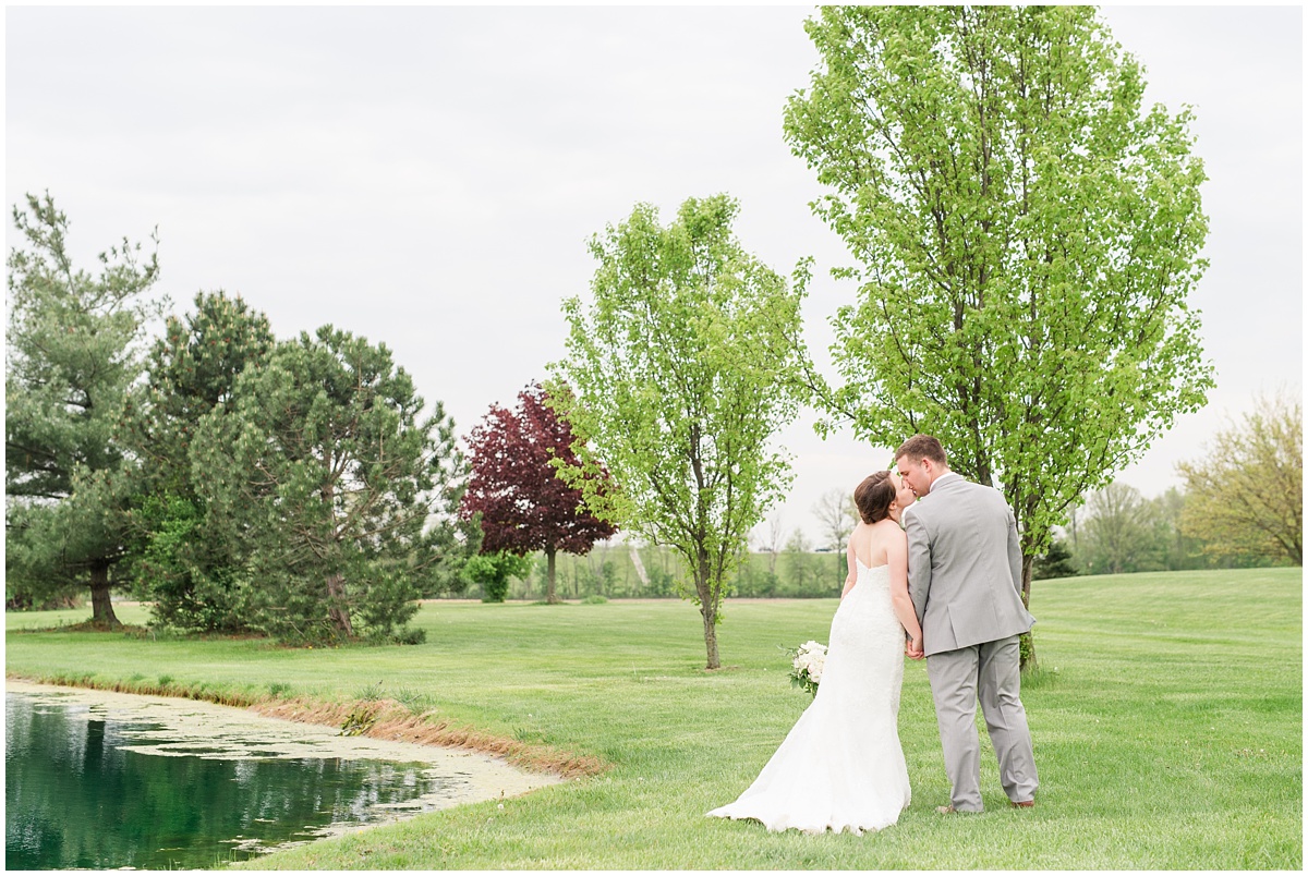 Simple Blush Barn Wedding at Crago Farms Columbus Ohio by Rachael Leigh Photography