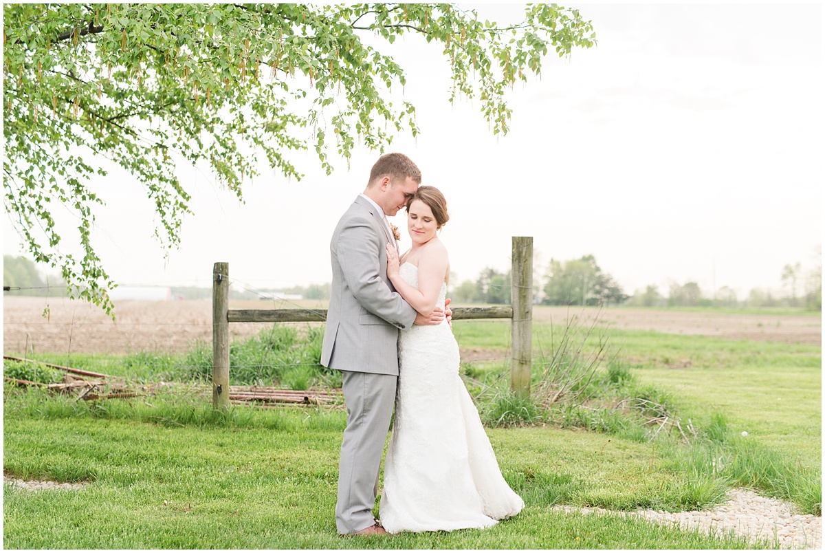 Simple Blush Barn Wedding at Crago Farms Columbus Ohio by Rachael Leigh Photography