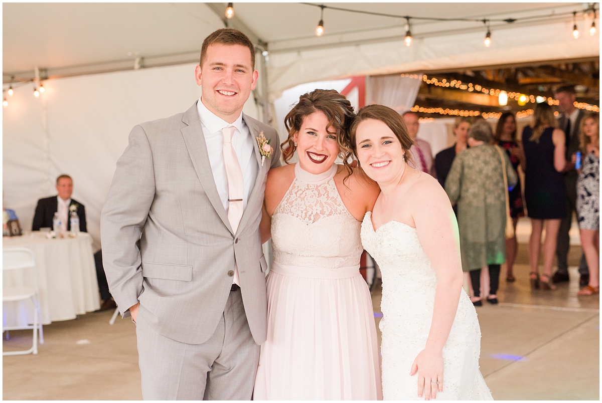 Simple Blush Barn Wedding at Crago Farms Columbus Ohio by Rachael Leigh Photography