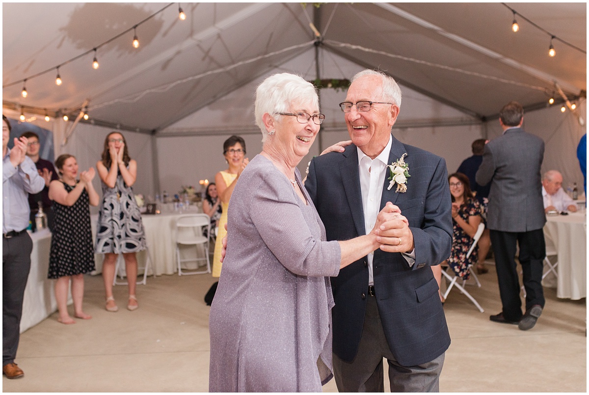 Simple Blush Barn Wedding at Crago Farms Columbus Ohio by Rachael Leigh Photography