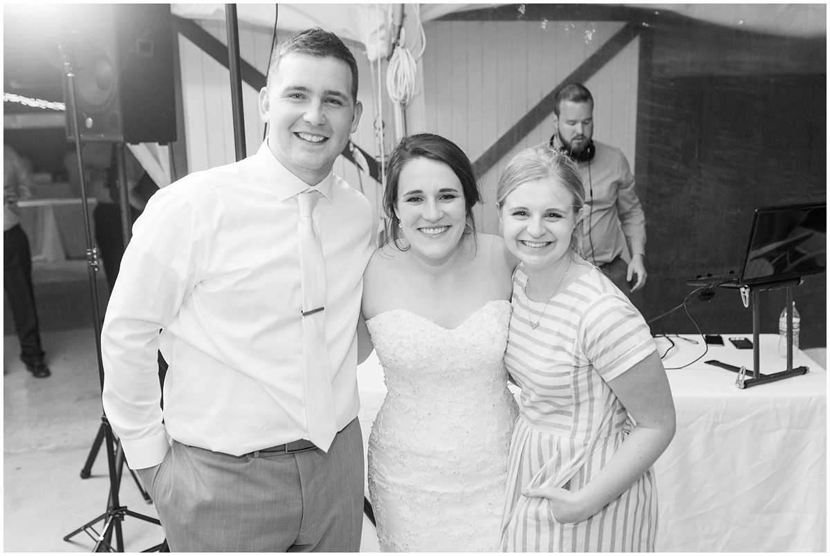 Simple Blush Barn Wedding at Crago Farms Columbus Ohio by Rachael Leigh Photography